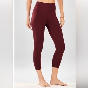 Fabletics Seamless High-Waisted Solid Capri Black Cherry Size S (4-6)